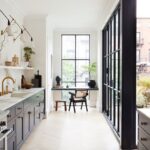 40 cozinhas industriais impressionantes para uma reforma inspirada na cidade