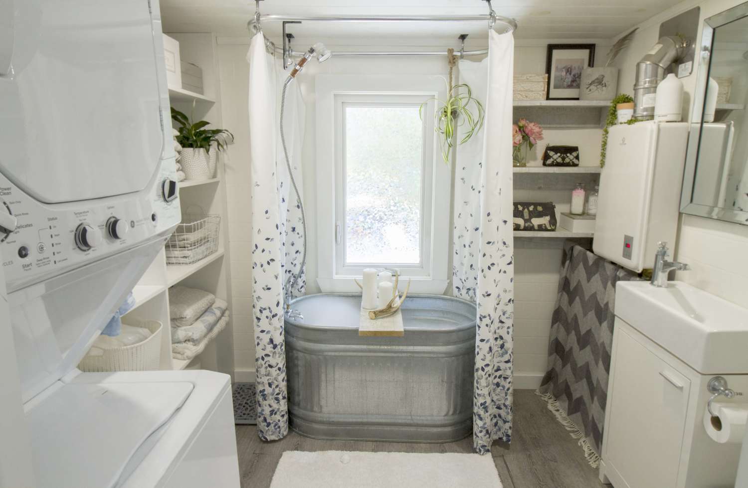 tiny house bathroom laundry room